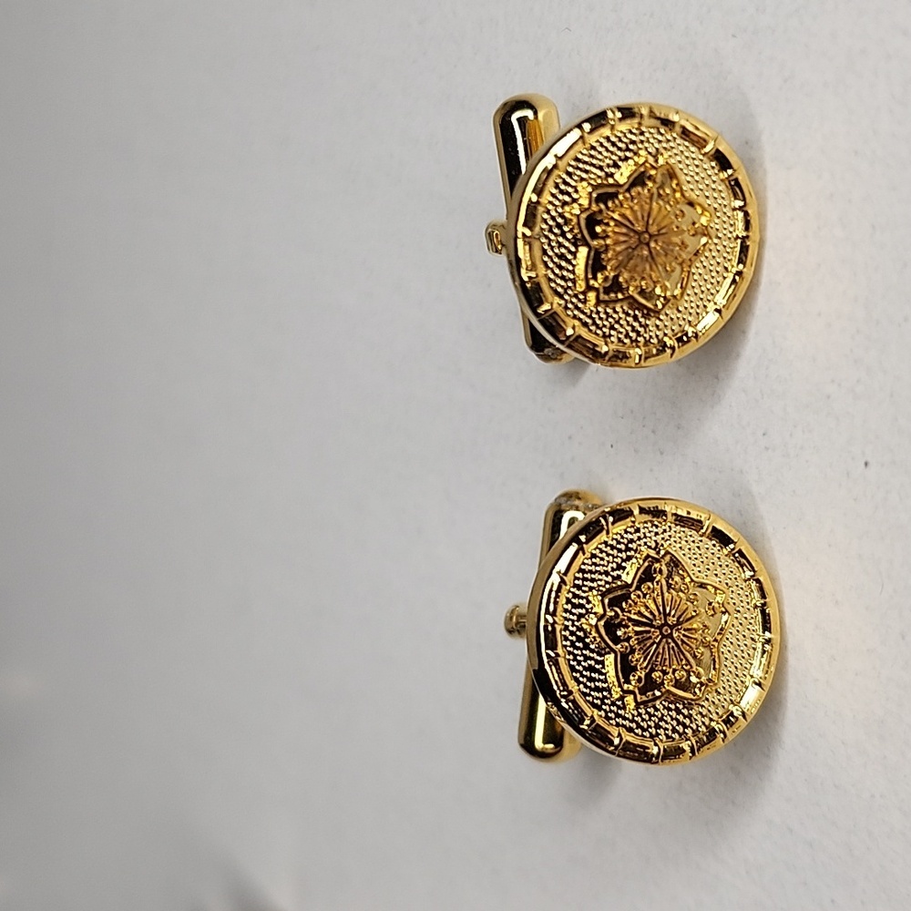 Unbranded cufflinks Gold tone